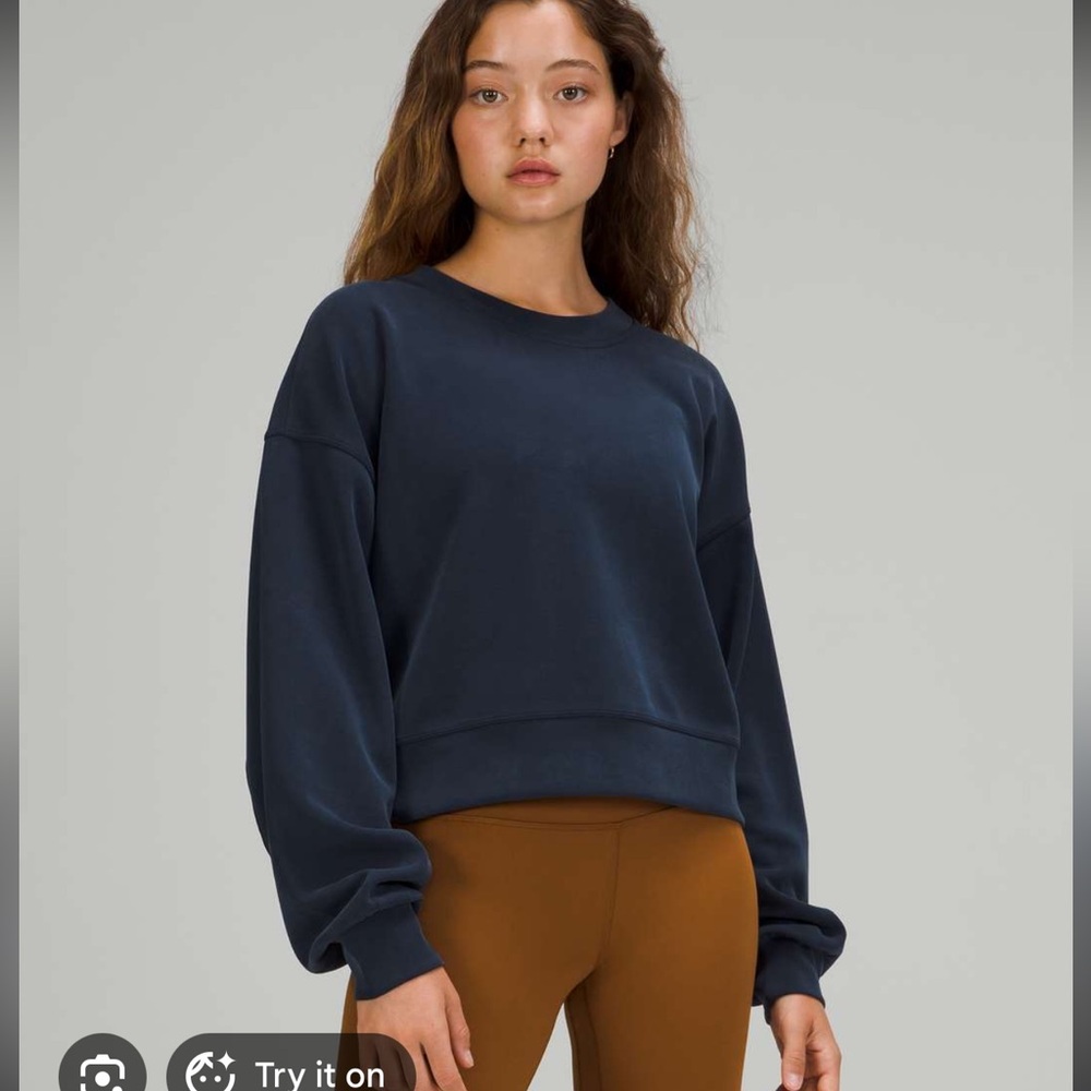 Lululemon Perfectly Oversized Cropped Crew in Navy Size 8 - Lululemon Crewneck 8